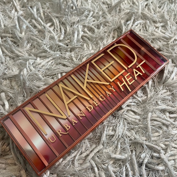 Urban Decay Naked Heat Palette - Picture 2 of 3